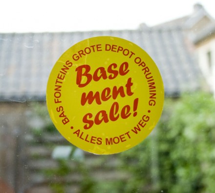 BASEMENT SALE, uitverkoop van werken van Bas Fontein.