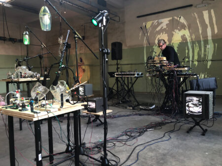 DELTATUNE & GAMMARAY – Performing ‘wasting water’